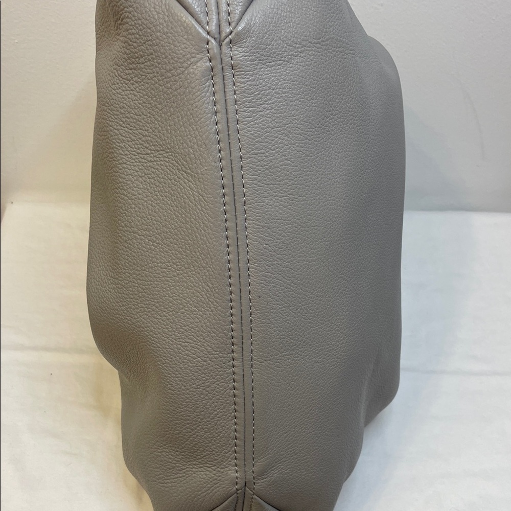 Michael Kors Camden Pebbled Leather Large Drawstring Shoulder Tote Ash Grey EUC - Picture 9 of 16